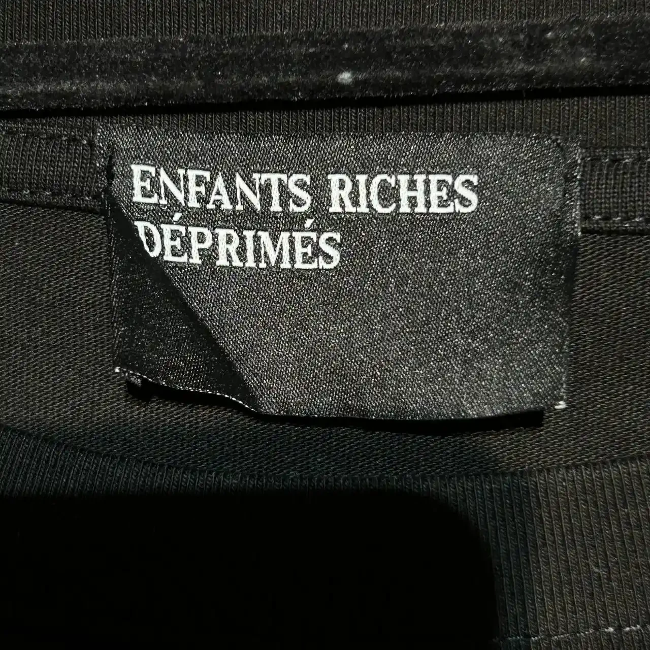 Enfants Riches Deprimes Die Perfekte Kindheid t-shirt